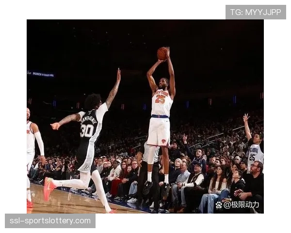 训练营花絮:达拉斯 Wings 队内单挑赛,新老球员对决氛围热烈 训练营花絮:达拉斯 Wings 队内单挑赛,新老球员对决氛围热烈